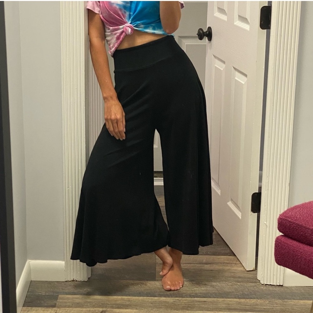 Wide Leg Cropped Pants - Charcoal Gray - Picture 5 of 9